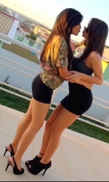 BAD GIRLS "PLAY"